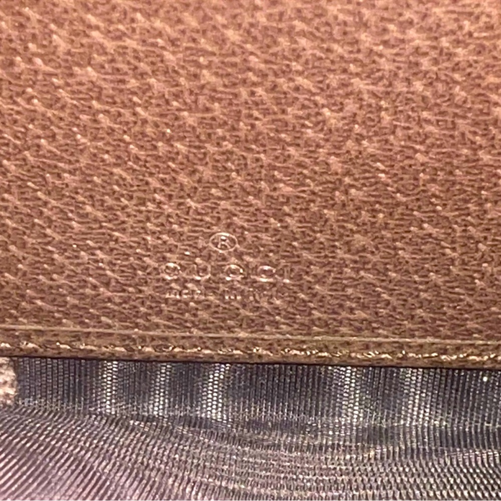 Gucci GG Limited Edition Bengal Tiger
Zipper Wallet - Picture 7 of 10